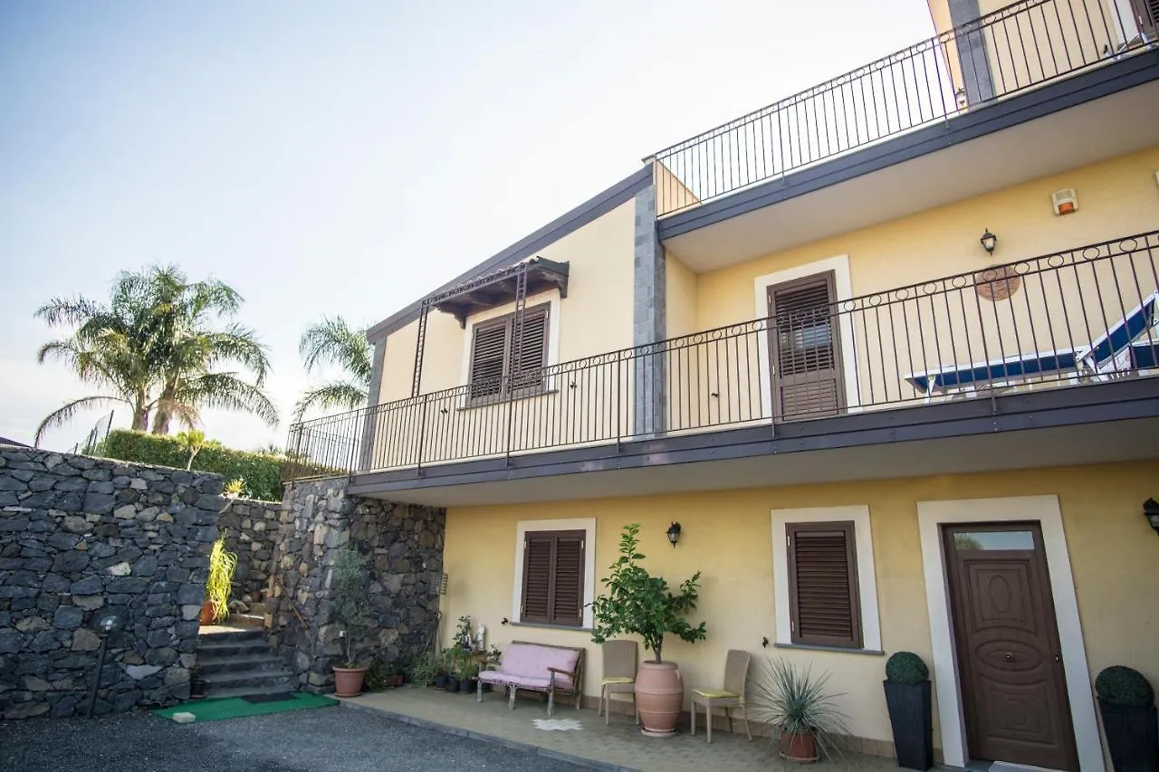 Villa Gusmano بيديمونتي إتنيو 0*,