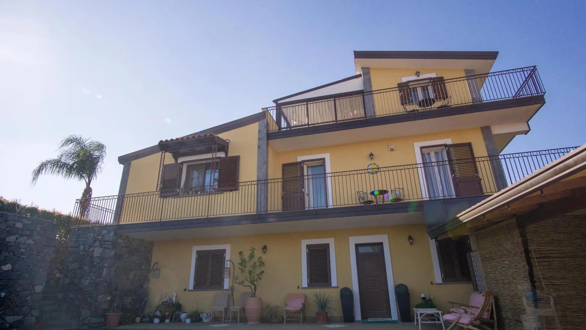 Villa Gusmano Piedimonte Etneo 0*,  Italy